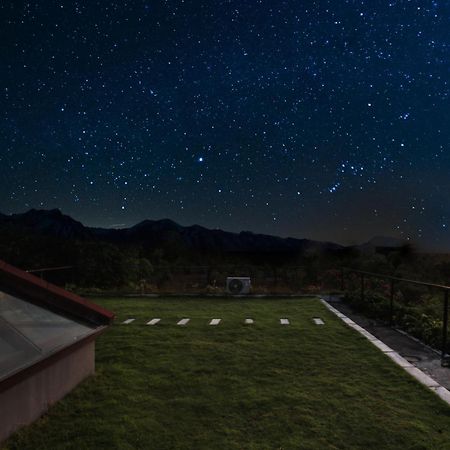 Villa Ambara Sumberkima Banyuwedang Екстериор снимка